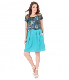 Tinuta casual cu fusta din in si bluza cu imprimeu floral