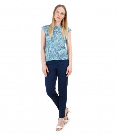 Tinuta eleganta cu pantaloni pana si tricou cu imprimeu floral