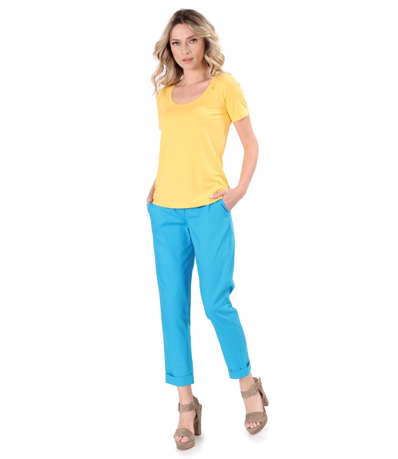 Tinuta smart/casual cu pantaloni pana si bluza din jerse elastic