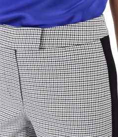 Pantaloni pana din stofa elastica cu viscoza si cu vipusca pe lateral