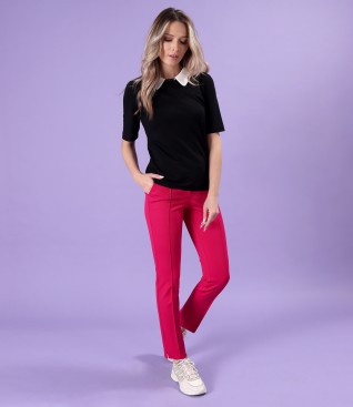 Tinuta smart/casual cu pantaloni pana si bluza din jerse cu guler alb