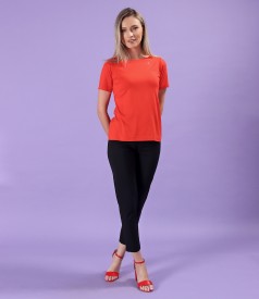 Tinuta eleganta cu pantaloni din bumbac elastic si bluza din jerse